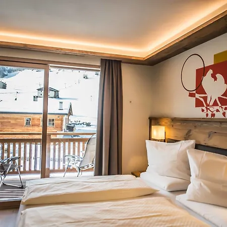 ホテル Le Alpi リヴィーニョ